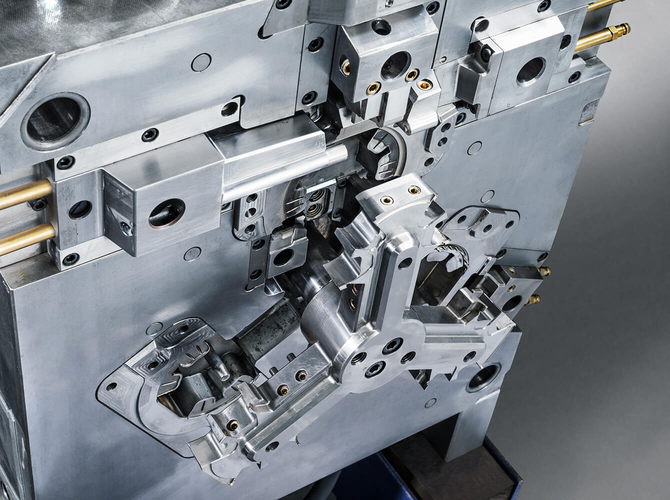 Formenbau wezi-mould Formenbau wezi-mould